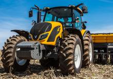 Tractoren met vierwielaandrijving Valtra A134