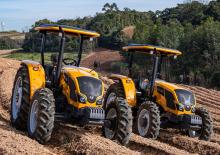 Tractoren met vierwielaandrijving Valtra A52s