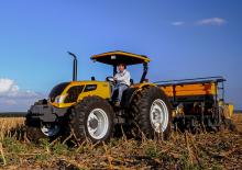 Tractoren met vierwielaandrijving Valtra A750