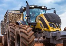 Tractoren met vierwielaandrijving Valtra BH184 HiTech