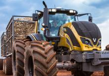 Tractoren met vierwielaandrijving Valtra BH194 HiTech