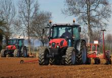 Tractoren met vierwielaandrijving SAME Dorado 70 Classic 