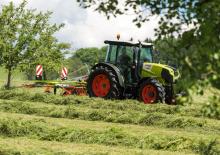 Tractoren met vierwielaandrijving Claas Elios 210