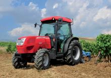 Tractoren met vierwielaandrijving McCormick F 85 E-Line 