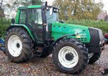 Tractoren met vierwielaandrijving Valtra Mega 8450