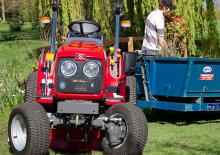 Tractoren met vierwielaandrijving Massey Ferguson MF 1529