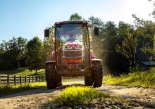 Tractoren met vierwielaandrijving Massey Ferguson MF 2855 M