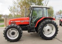 Tractoren met vierwielaandrijving Massey Ferguson MF 4260 STD