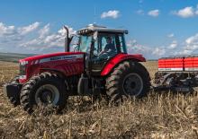 Tractoren met vierwielaandrijving Massey Ferguson MF 7219	