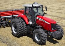 Tractoren met vierwielaandrijving Massey Ferguson MF 7350