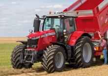 Tractoren met vierwielaandrijving Massey Ferguson MF 7724