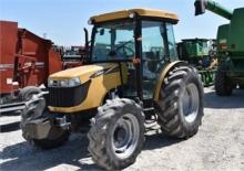 Tractoren met vierwielaandrijving Challenger MT335B