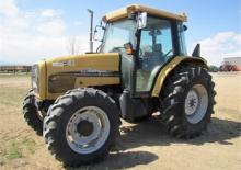 Tractoren met vierwielaandrijving Challenger MT465E