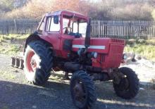 Tractoren met vierwielaandrijving Belarus MTZ-82