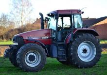 Tractoren met vierwielaandrijving Case IH MX 135 Basis TA