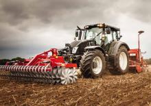 Tractoren met vierwielaandrijving Valtra N 103