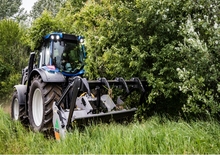 Tractoren met vierwielaandrijving Valtra N154EA