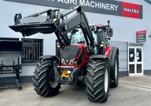 Tractoren met vierwielaandrijving Valtra N175D