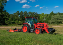 Tractoren met vierwielaandrijving Kioti RX7340 Powerschuttle Cab