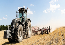 Tractoren met vierwielaandrijving Valtra S374 SmartTouch 