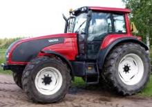 Tractoren met vierwielaandrijving Valtra T 130 Basis