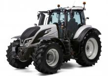 Tractoren met vierwielaandrijving Valtra T145D