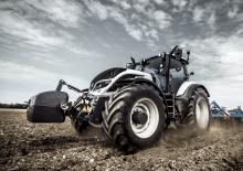 Tractoren met vierwielaandrijving Valtra T174EA