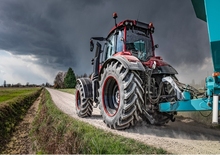 Tractoren met vierwielaandrijving Valtra T254A