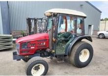 Tractoren met vierwielaandrijving TYM T431