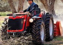 Tractoren met vierwielaandrijving Carraro TGF 9900