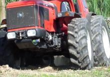 Tractoren met vierwielaandrijving Carraro TRG 9400