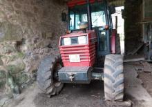 Tractoren met vierwielaandrijving UTB Universal U 533 DTP