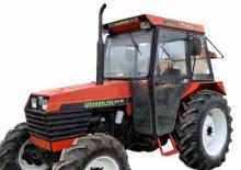 Tractoren met vierwielaandrijving UTB Universal U 643 DT