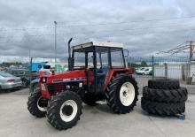 Tractoren met vierwielaandrijving UTB Universal U 703 DT