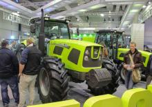 Tractoren met vierwielaandrijving Zoomlion ZS1354