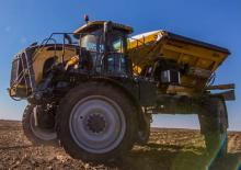 Tractors met rubberwielen Challenger MT740