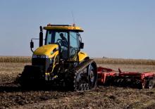 Tractors met rubberwielen Challenger MT745 B