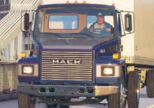 Trekkers Mack CM400 4-point cab E5-240 4x2