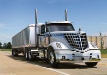 Trekkers International LoneStar 132 Sky-Rise Sleeper Cummins X15
