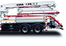 Op vrachtwagen gemonteerde betonpomp CIFA K 31