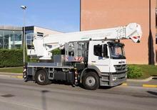 Telescoophoogwerkers op vrachtwagens Multitel MJ 320