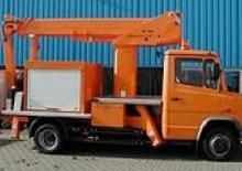 Telescoophoogwerkers op vrachtwagens WUMAG WT 150