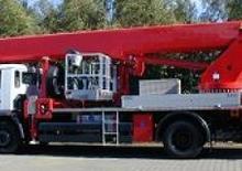 Telescoophoogwerkers op vrachtwagens WUMAG WT 450