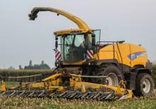 Veldhakselaars met vierwielaandrijving New Holland FR 9080