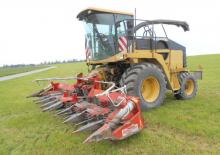 Veldhakselaars met vierwielaandrijving Ford-NH FX 450