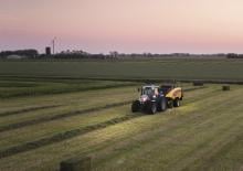 Vierkante-balenpersen New Holland BB 890 PC