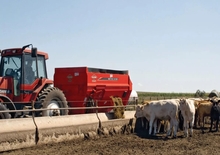voermengwagens Kuhn Knight 4142