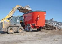 voermengwagens Kuhn VT 244