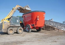 voermengwagens Kuhn VT 244
