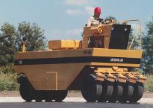 Walsen met rubberwielen Caterpillar PS110
